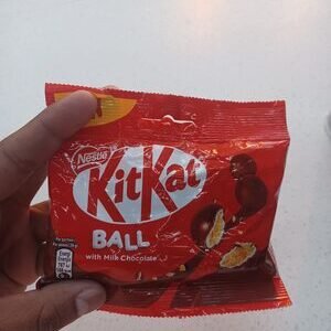 Kit Kat Ball Milk